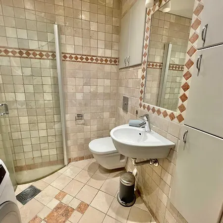 Sjarmerende Midt Pa Gruenerlokka Appartement *